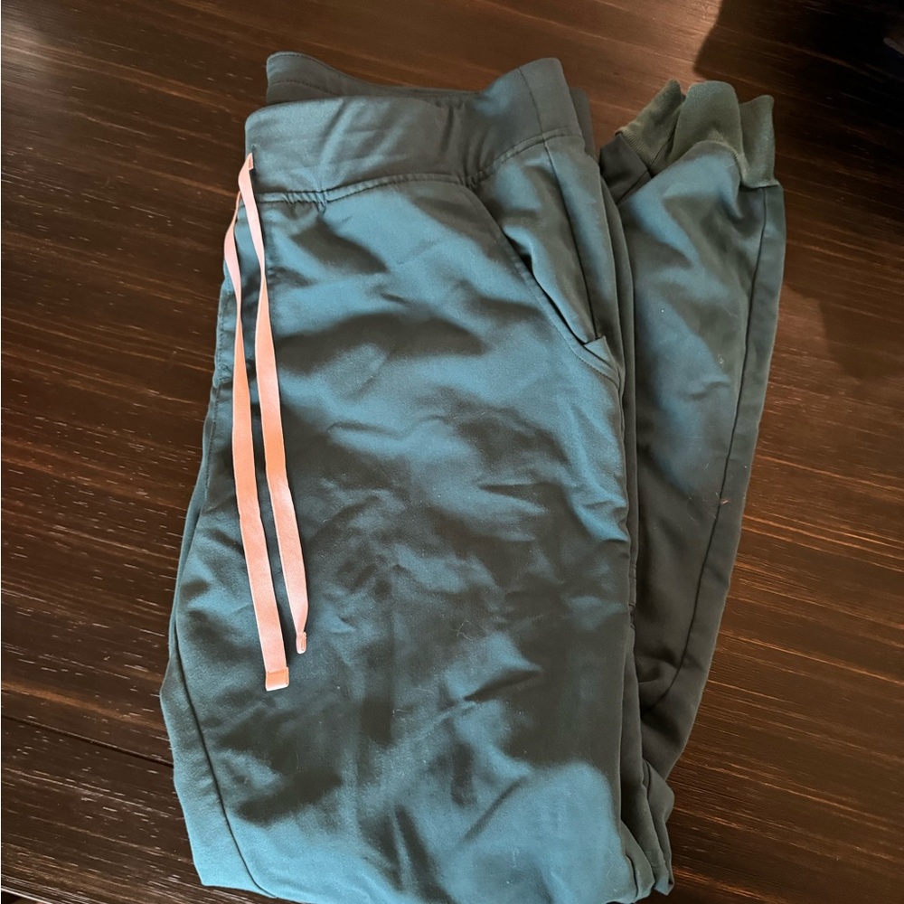 FIGS jogger in Caribbean Blue Size L/tall